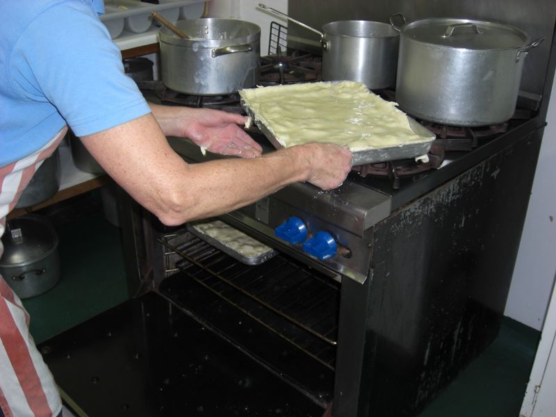 pie_going_in_the_oven_lovely_lunches_case_study_17_800x600.jpg