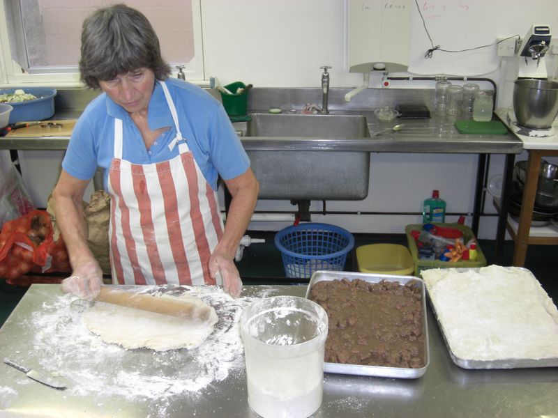 pie_pastry_preperation_lovely_lunches_case_study_16_800x600.jpg